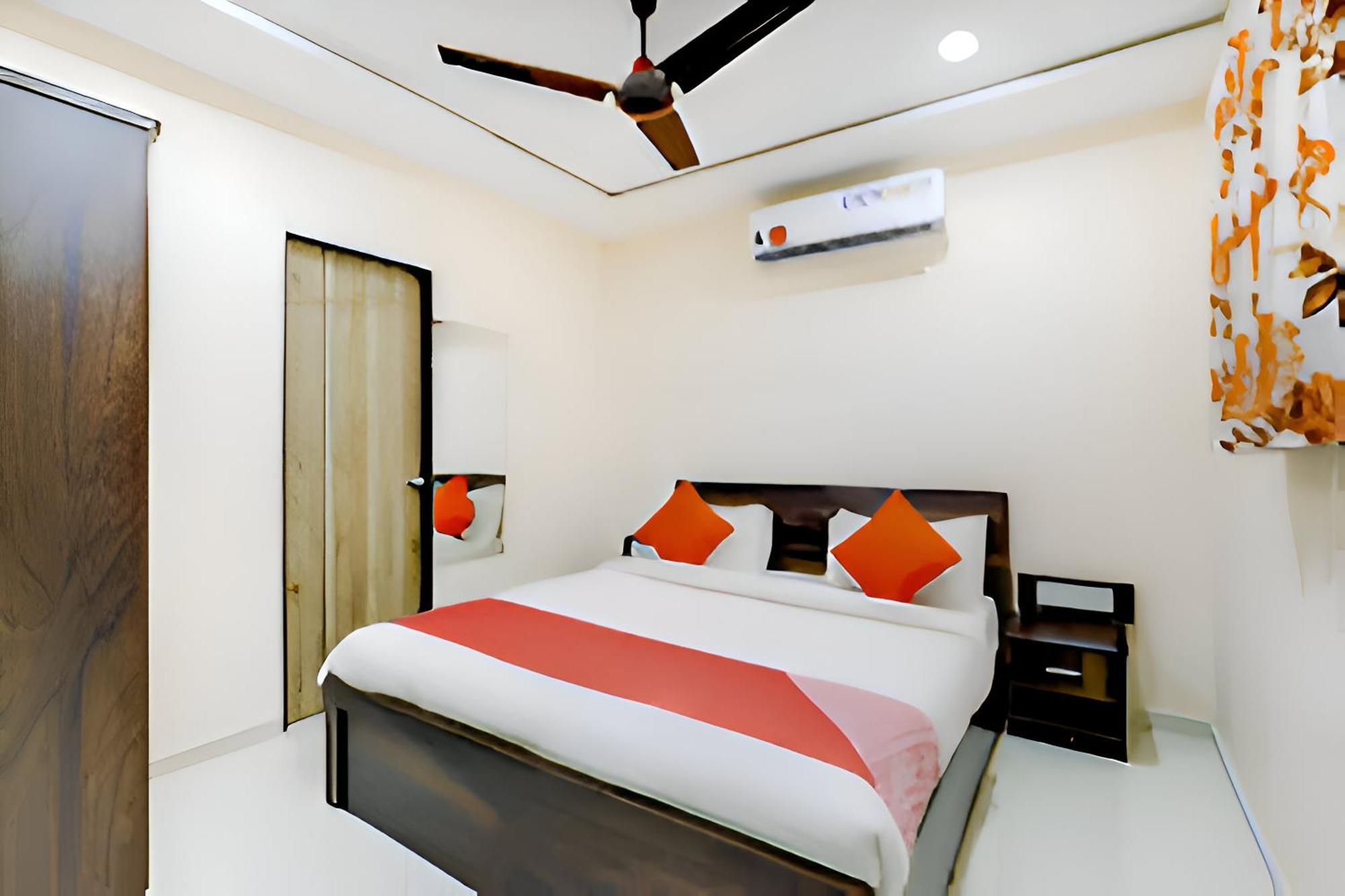 Hotel Blue Leaf Rajkot Eksteriør bilde