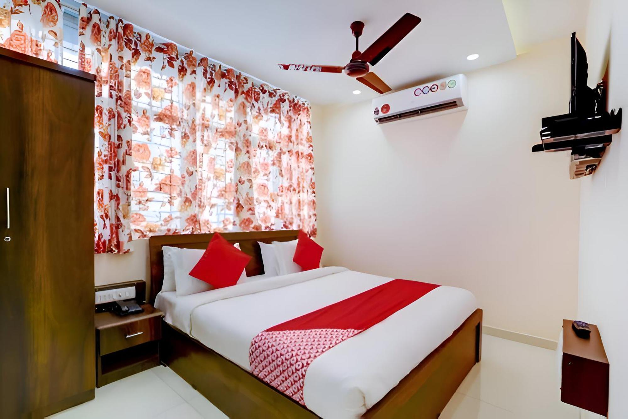 Hotel Blue Leaf Rajkot Eksteriør bilde
